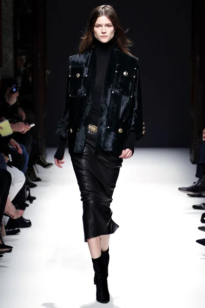 Look 2